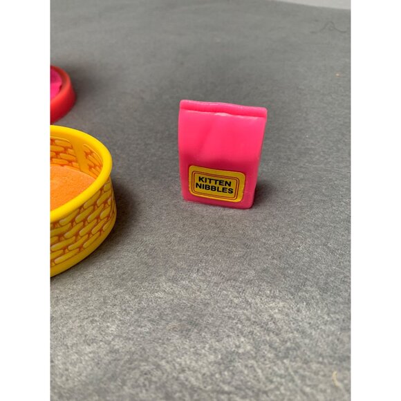 Vintage 1982 Mattel Barbie Fluff Cat Cuddly Kitten Set - Picture 6 of 13